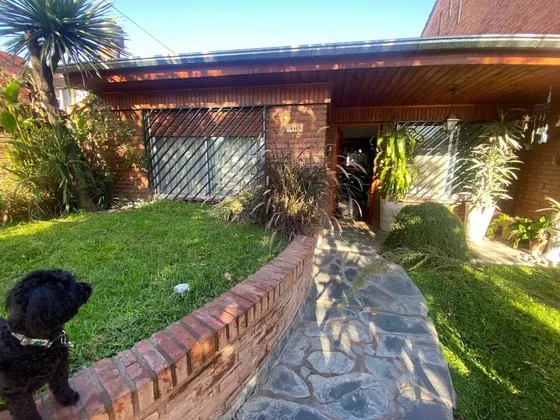Venta Casa Lote  Propio Jardín Patio Cochera 