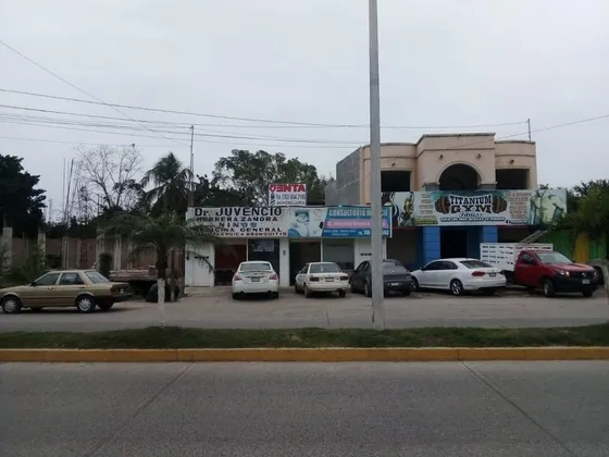Renta Local Comercial 300 M² Col. Centro Tihuatlan Veracruz