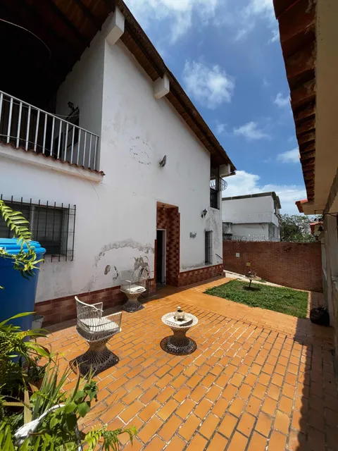 Casa Palmar Este. 630mts De Construcción, 2 Niveles.