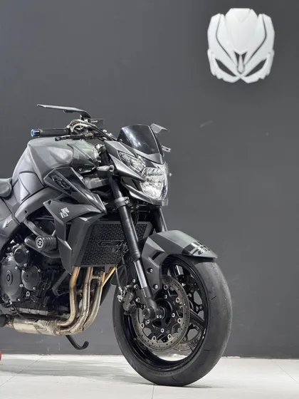 Suzuki Gsr 750