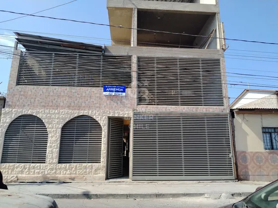Casa Amplia Con 8 Habitaciones, Ideal Empresas