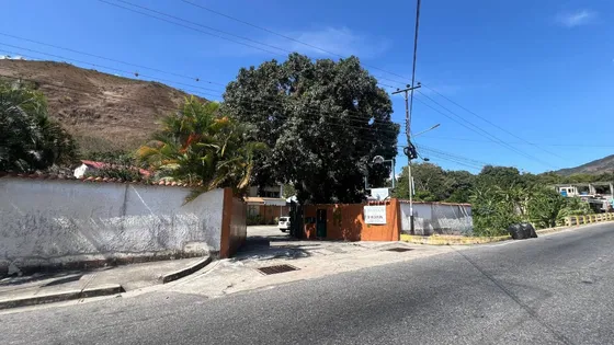 Galpón En El Centro Empresarial Girardot, Vía A La Entrada - Wc