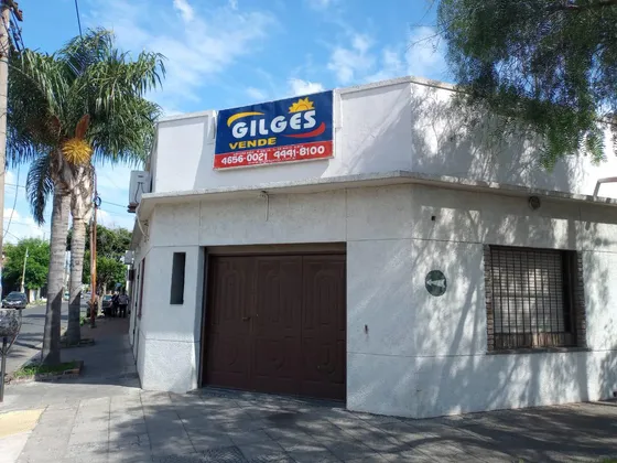 Venta Casa 3 Amb. En Ramos Mejía - Buen Estado C/garage Cub. Y Patio