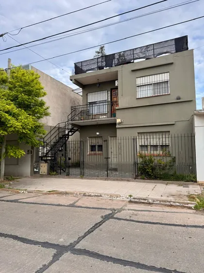Venta En Block 2 Departamentos De 3 Ambientes En Berazategui. Ideal Inversion O Para 2 Familas