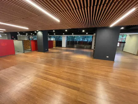 Venta/arriendo De Local Comercial, Las Condes Id 69.458-ret