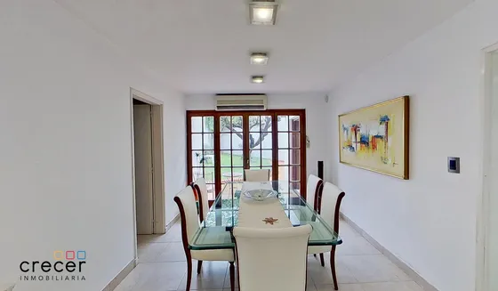 Venta Casa De 6 Ambientes Con  Jardín Y Terraza En Colegiale