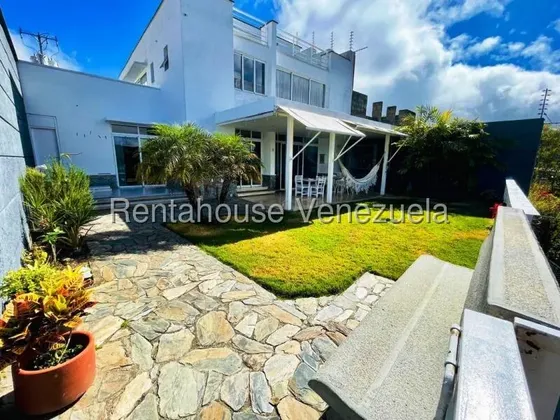 Mb Casa En Venta En Urb La Lagunita