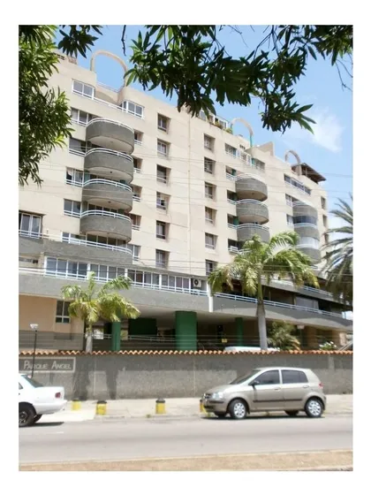 Vendo Apartamento. Urbanizacion Playa El Angel. Isla De Margarita (yq)