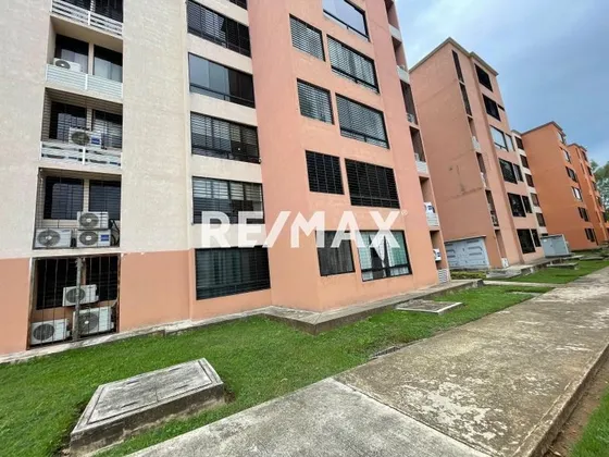 Apartamento En Venta San Diego Valle Topacio, Cuenta Con Agua De Pozo, Vigilancia 24/7. Cerca De Colegios, Universidades, Supermercados, Farmacias, Restaurantes. Dapo