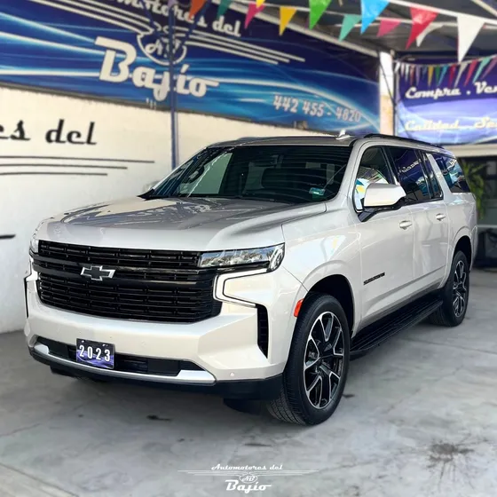 Chevrolet Suburban 5.3 Rst 4x4 At