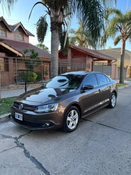 Volkswagen Vento 2.5 Luxury 170cv