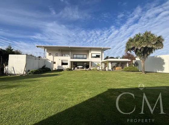 Amplia Y Hermosa Casa En Condominio Los Cisnes
