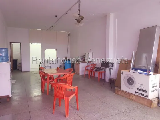 Sorangel Vargas Vende Fondo De Comercio, Excelente Punto Estrategico Zona Centro Barquisimeto Mls #25-23948