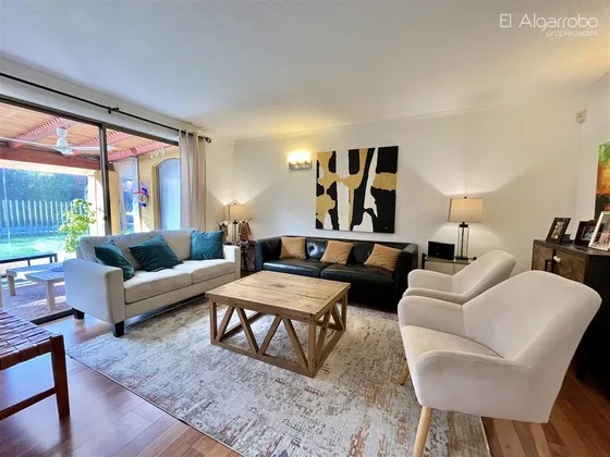 Casa En Arriendo De 4 Dorm. En Pie Andino / Barrio Alpino 