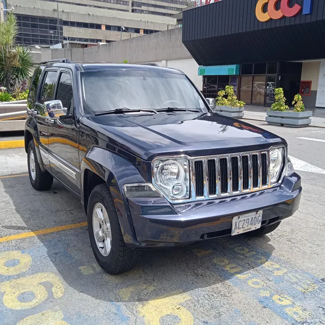 Jeep Cherokee Laredo- Automática