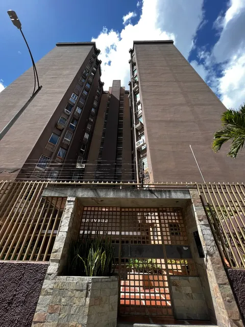 Apartamento Para Venta En Santa Paula  #2425