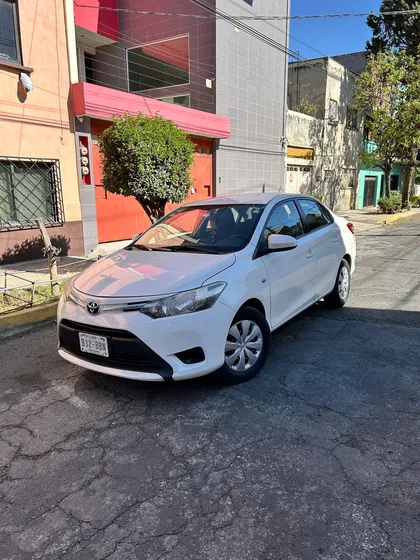 Toyota Yaris 1.5 Core Sedan Mt