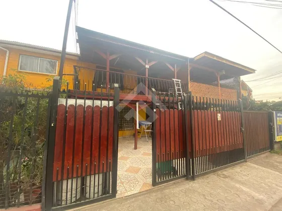 Casa En Venta De 4 Dorm. En Calera De Tango