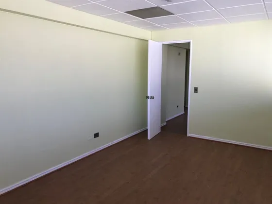 Oficina Arriendo Providencia Amplia Recepción Mas 1 Privado