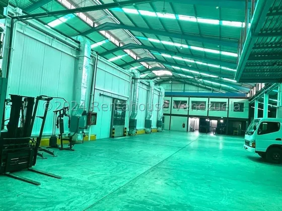 Alquiler De Galpon En Urbanizacion Santa Cruz ,guarenas, Con Instalaciones De Deposito En Frio,oficinas,salas Para Degustaciones,cocinas,para Tu Distribuidora De Alimento.gm