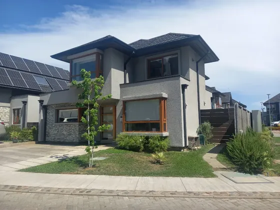 Casa En Venta En Condominio Borde Laguna