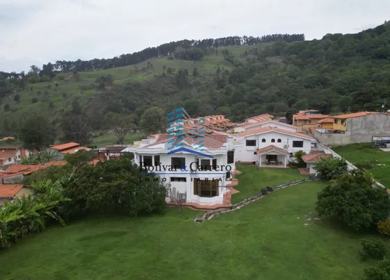 Espectacular Y Hermosa Propiedad De 3 Casas En Venta. Pedregosa Baja Codigo: B&c0-699. 9-4