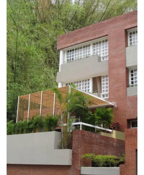Se Vende Casa 700m² 4h+2s/5b+2s/3e Urb Miranda