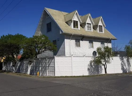 Casa En Venta De 7 Dorm. En Chillán