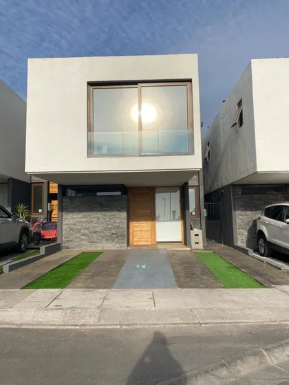 ¡amplia Casa En Condominio 3d/3b  $1.300.000