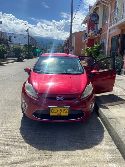 Ford Fiesta 1.6 Hatchback Mecánica