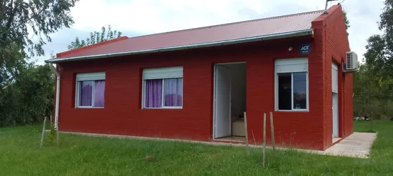 Casa En Venta De 3 Dormitorios C/ Cochera En Villa Del Carmen