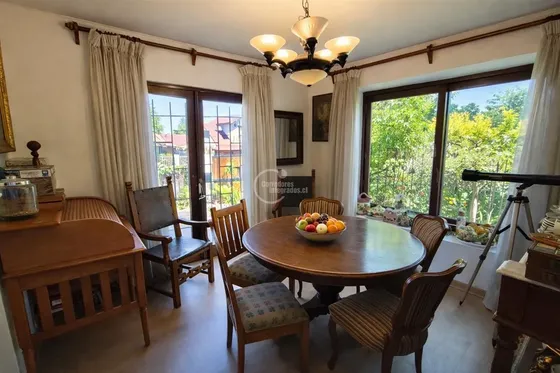 Casa En Venta De 5 Dorm. 417 M De Terreno La Reina 