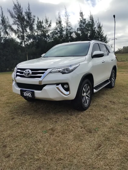 Toyota Hilux Sw4 2.8 Srx 177cv 4x4 7as