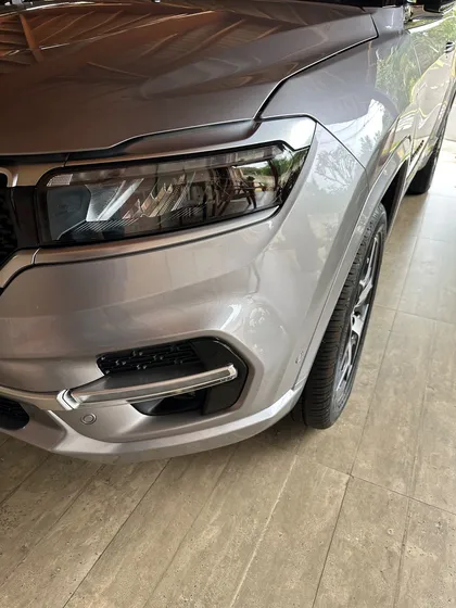 Jeep Commander 2.0 Overland 4x4 Aut. 5p Marchas