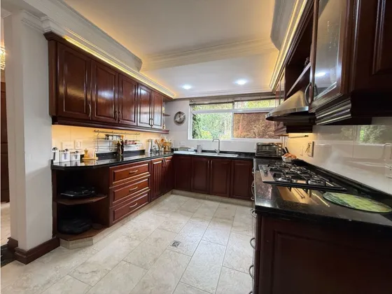 Venta De Amplia Y Exclusiva Casa En El Escobero En Unidad Cerrada
