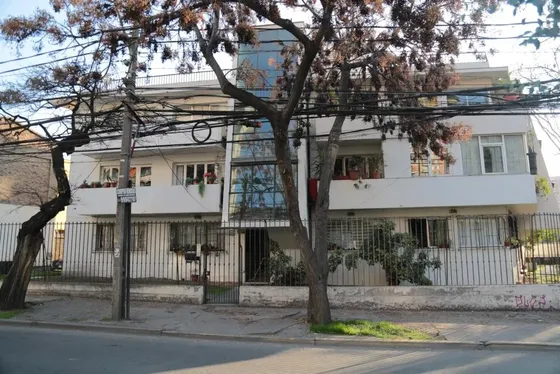 Inmejorable Ubicación. Departamento En Primer Piso Av. Per?
