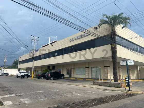 Century 21 Isla Ofrece En Venta Oficina En El Centro Comercial Venezuela