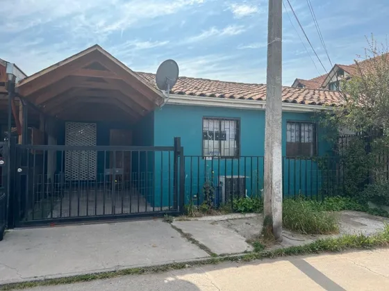 Casa Pasaje Las Aralias Tres.