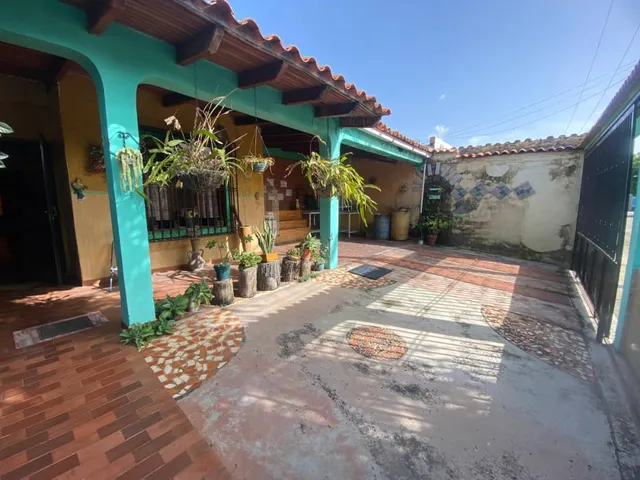 Casa En Venta Valencia Urb Los Caobos (mer)
