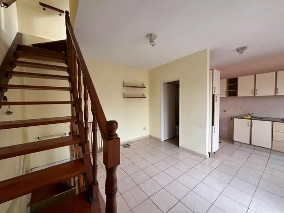 Alquiler Departamento En Tablada - Con Patio Y Balcon
