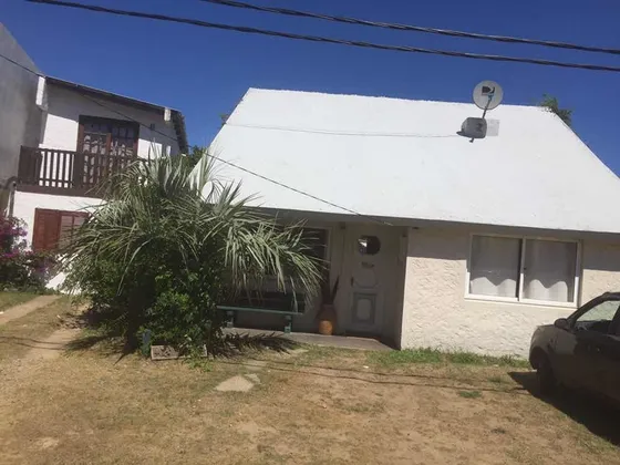 Alquilo Apto Y Casa Para 6 Y 4 Personas  A 150 Metros Del Mar Sobre Playa Costa Azul