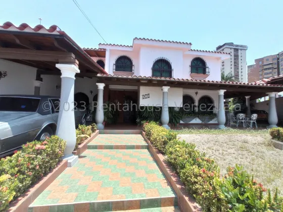 Casa En Venta Ubicada En Urb. El Centro Maracay, Fvina 25-14984