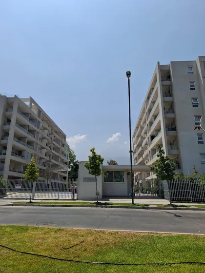 Bello Departamento Con 2 Est En Peñalolen En Venta