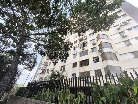 Yonny Silva Rentahouse Vende Hermoso Pent-house En El Bosque Valencia Rcys 24-24518