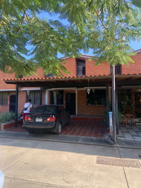 En Venta Chalet De Dos Niveles En Nueva Casarapa Ai