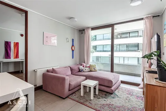 Departamento En Venta De 2 Dorm. En Las Condes