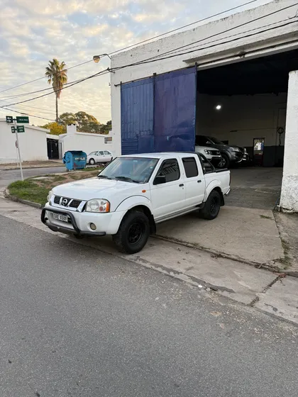 Nissan Np300 2.4 Doble Cabina 4x4 Mt