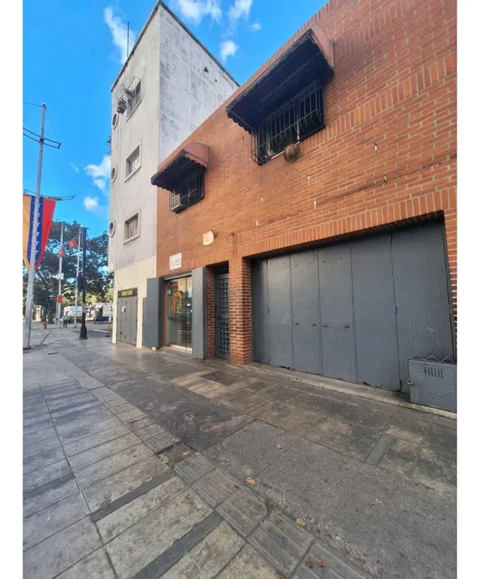 Excelente Local En Venta Av. Universidad