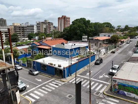 Local Comercial En Venta Hace Esquina En Los Palos Grandes Mls #26-7708 Francis Zeppieri