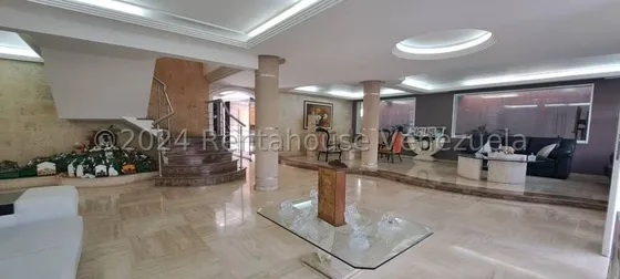 Magnifica Y Majestuosa Casa Quinta Con Multiples Comodidades, Decorada Con Un Diseño Excepcional, Grandiosa Oportunidad, Zona Exclusiva - Colinas De Vista Alegre // Luis Gomez // Mls# 24-15303